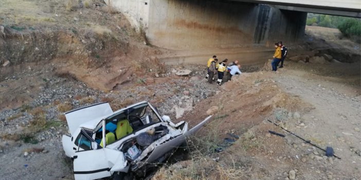 Yozgat’ta otomobil köprüden düştü