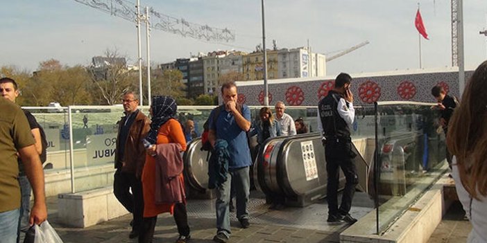 Taksim Metro İstasyonu merdivenlerinde yangın paniği
