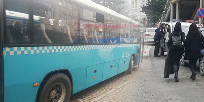 İstanbul'da özel halk otobüsü bir anda karıştı! Uyuyan kadına iğrenç hareket!