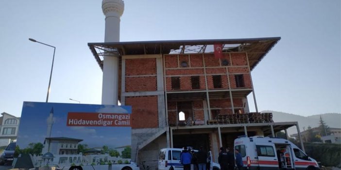 Cami inşaatından düşen genç işçinin acı sonu