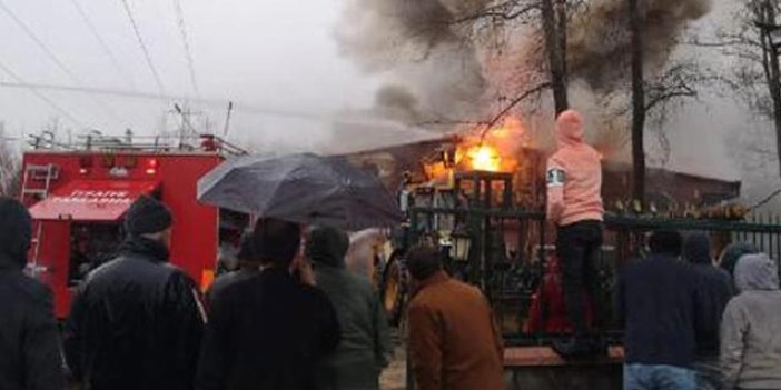 Bursa'da sosyal tesiste yangın çıktı