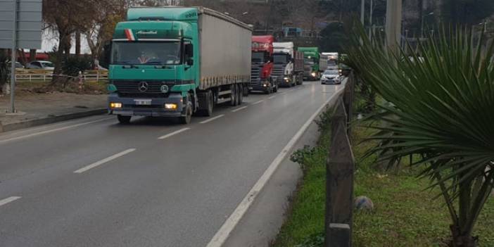 Trabzon'da kamyon ve tırcılar eylem yaptı