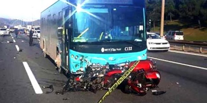 Ümraniye'de otobüsün çarptığı motosikletteki 2 kişi öldü