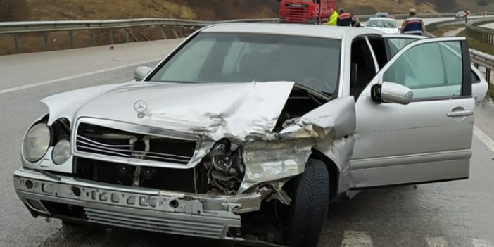 Trabzon plakalı araç Samsun'da kaza yaptı: 4 yaralı