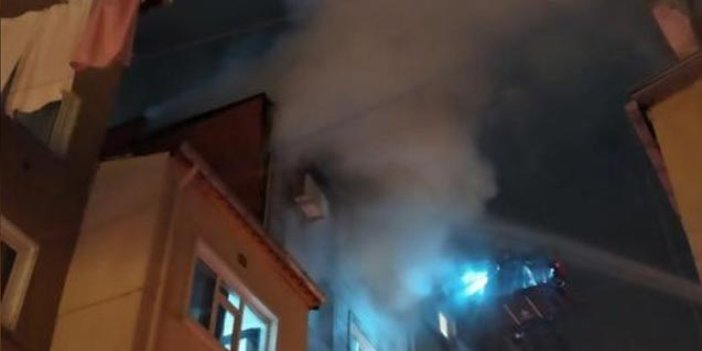Beyoğlu’nda 5 katlı binada korkutan yangın