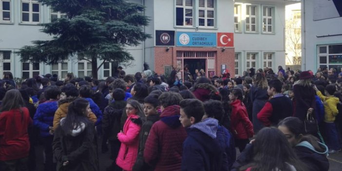 Trabzon'da öğrenciler karnelerini aldı
