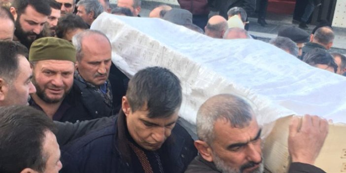 Bakan Turhan’ın acı günü, Trabzon’da tabutu sırtladı