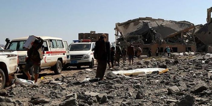 Husilerden Yemen'de askeri kampa saldırı