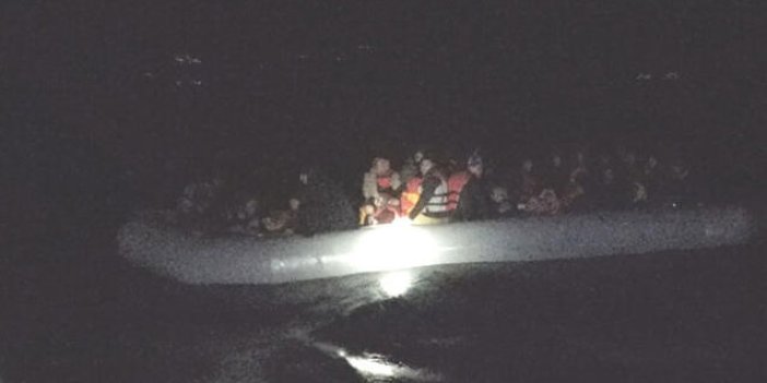 Lastik botta 35'i çocuk, 60 kaçak göçmen yakalandı