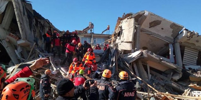 Depremin Bilançosu artıyor - 22 Kişi hayatını kaybetti