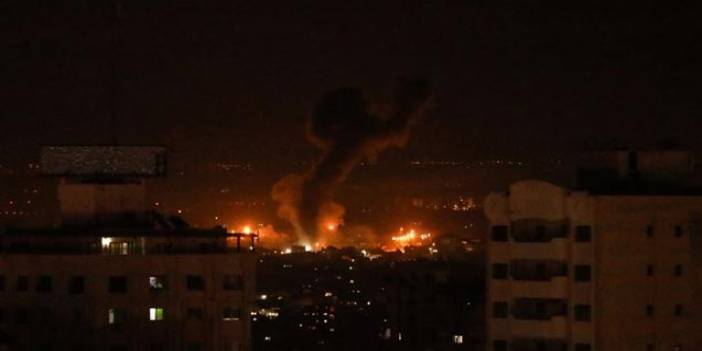 İsrail hava saldırılarıyla Gazze'yi vurdu