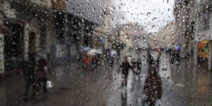 Trabzon'da dışarı çıkacaklar dikkat! Şemsiyenizi yanınızdan ayırmayın