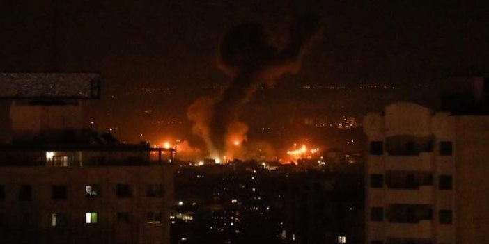 İsrail Gazze'yi hava saldırısıyla vurdu
