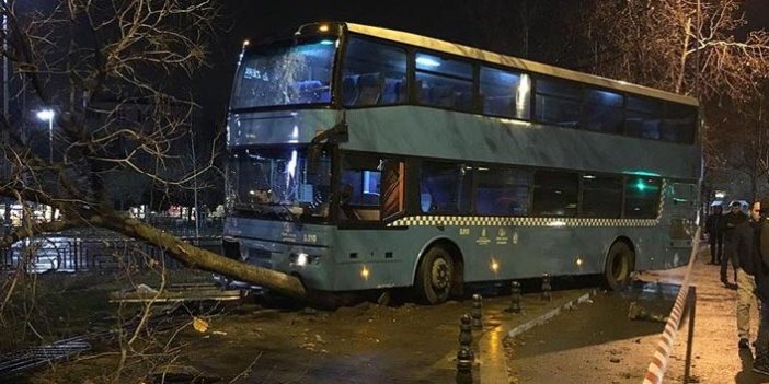 Özel halk otobüsü duraktaki yolculara çarptı: 3'ü ağır 5 yaralı