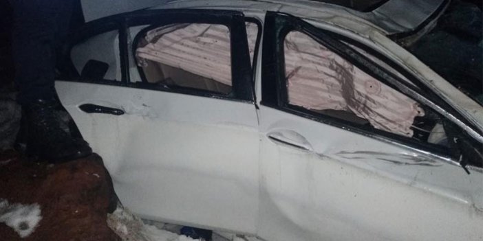 Kayseri'de direksiyon hakimiyetini kaybeden araç kaza yaptı
