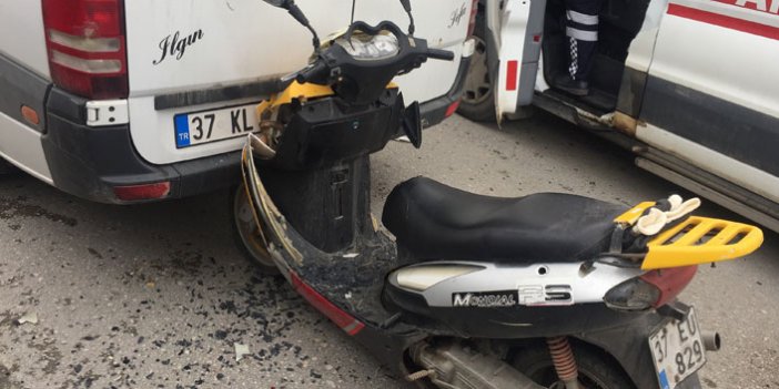 Tosya’da motosiklet minibüsle çarpıştı