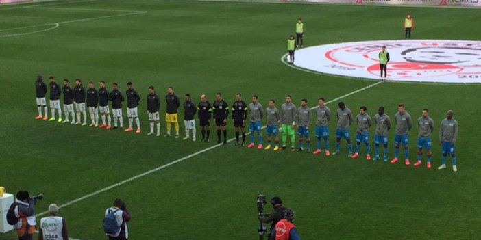 Gençlerbirliği - Trabzonspor maçı öncesi saygı duruşu