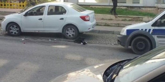 Büyükçekmece'de otomobildeki 2 kişiye silahlı saldırı