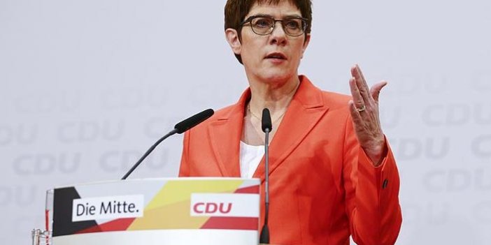 Almanya'daki siyasi kriz büyüyor