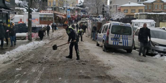 Trabzon'da polisten kış lastiği denetimi