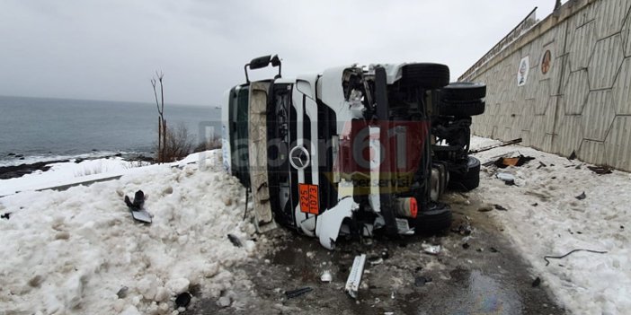 Trabzon’da tanker yola düştü! Faciadan kıl payı...