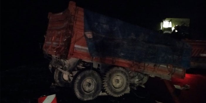 Konya'da tır ile traktör çarpıştı