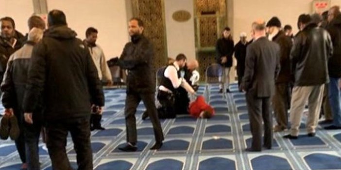 Londra'da camide müezzin bıçaklandı