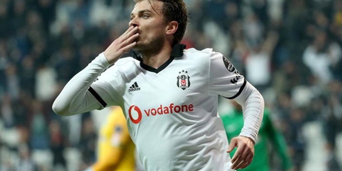 Beşiktaş'ın yıldızı Trabzonspor maçı kadrosundan çıkartıldı!