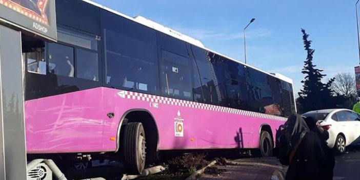İstanbul'da korkutan kaza! İçi yolcu dolu otobüs otomobil ile çarpıştı