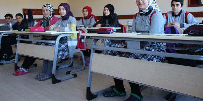 Rize'de 'Ayakkabısız Okul Projesi' başladı