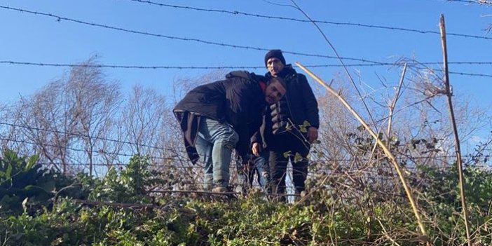 Göçmenler tel çitleri keserek Yunanistan'a geçti