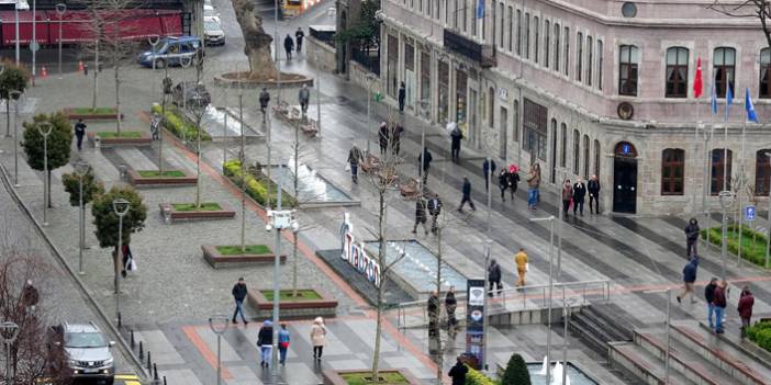 Trabzon meydanında koronavirüs sessizliği