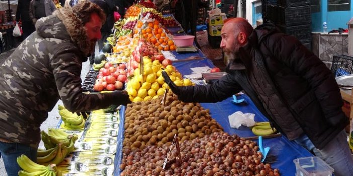 Trabzon'da pazarda koronavirüs tedbirleri