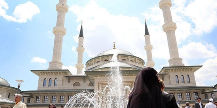 Türkiye'de tek cuma namazı o cami de kılınıyor