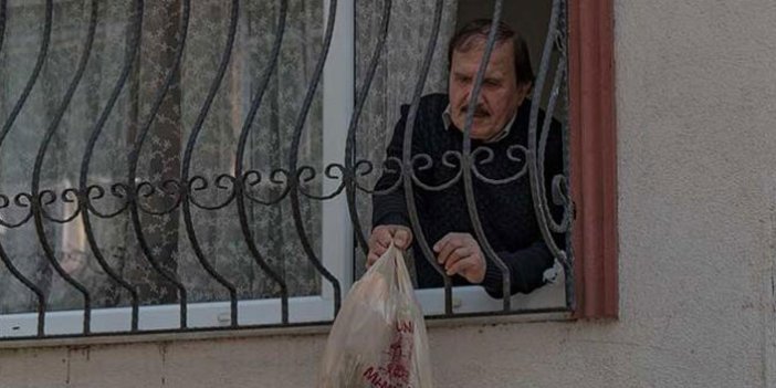 Üsküdar'da sokak sokak dolaşarak ekmek sattılar
