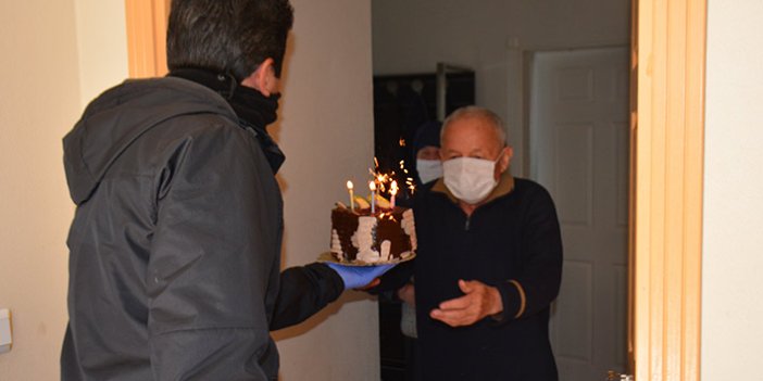 Belediyeden yaşlı adama doğum günü kutlaması