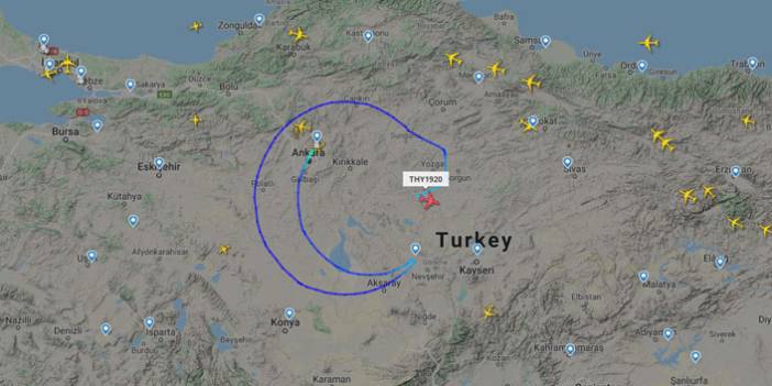 THY uçağı Türkiye semalarında Ay-Yıldız çizdi.. Gökyüzünde 23 Nisan coşkusu