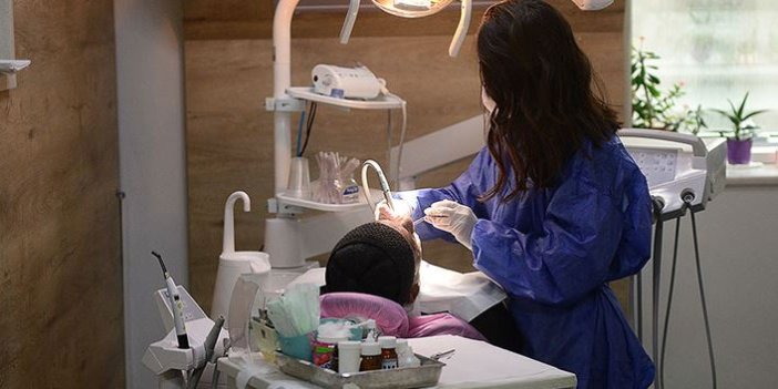 Sağlık Bakanlığı diş tedavisi sırasında alınacak tedbirleri Kovid-19'a göre güncelledi