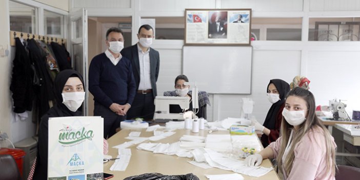 Koçhan'dan vatandaşa maskeli hediye paketi