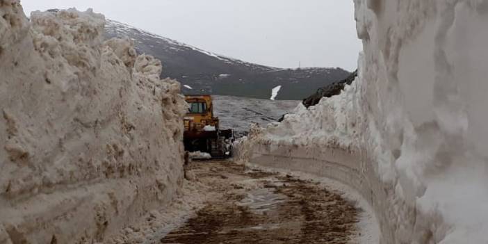 Trabzon'da mayıs ayında kar temizliği