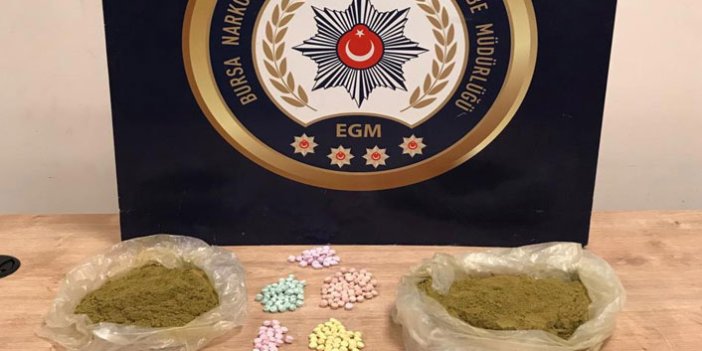 Uyuşturucu satıcısı kadından 800 gram toz esrar çıktı