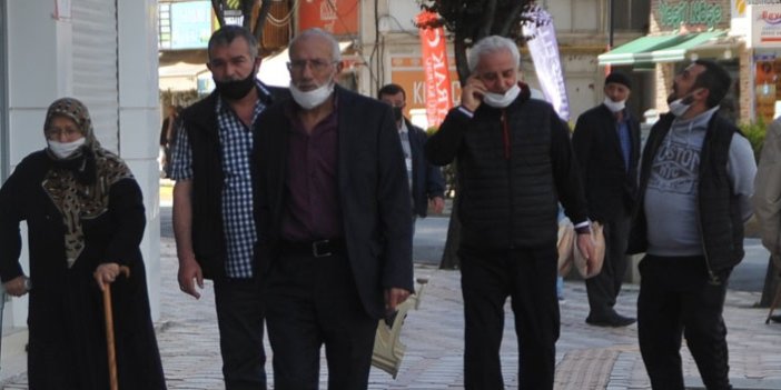 Samsun'da sokaklar yaş üstü vatandaşlarla doldu