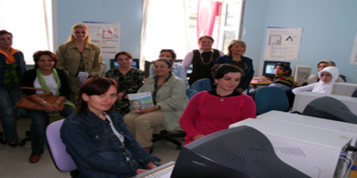 Trabzon'da gönüllü eğitici kursu