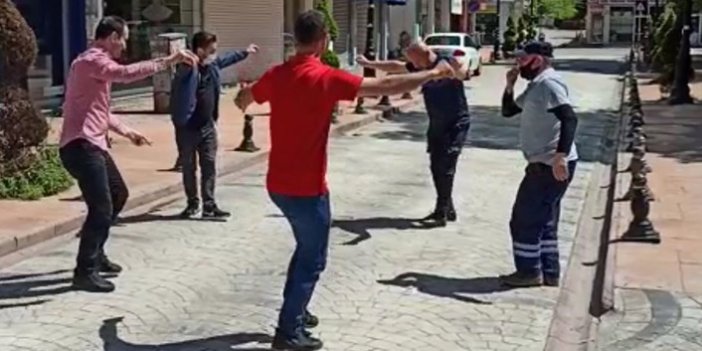Belediye hoparlörden çaldı vatandaşlar oynadı