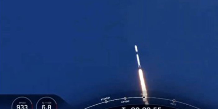 SpaceX'in ilk insanlı uzay mekiği fırlatıldı