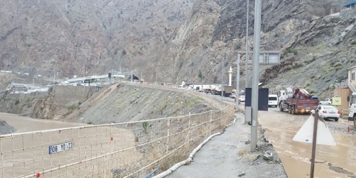 Artvin-Erzurum karayolu yeniden ulaşıma açıldı