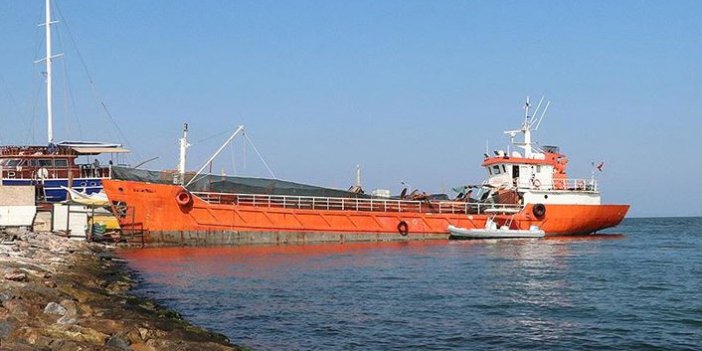 İzmir'de bir gemide 276 sığınmacı yakalandı