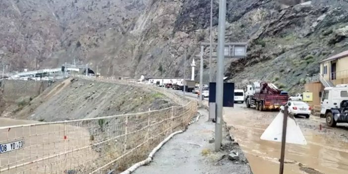 Artvin-Erzurum karayolu tekrar ulaşıma açıldı