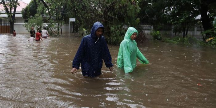Endonezya’da sel felaketi: 15 ölü, 46 kayıp