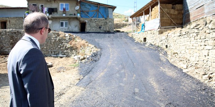 Bayburt Valisi Epcim, Sığırcı köyündeki asfalt çalışmalarını inceledi